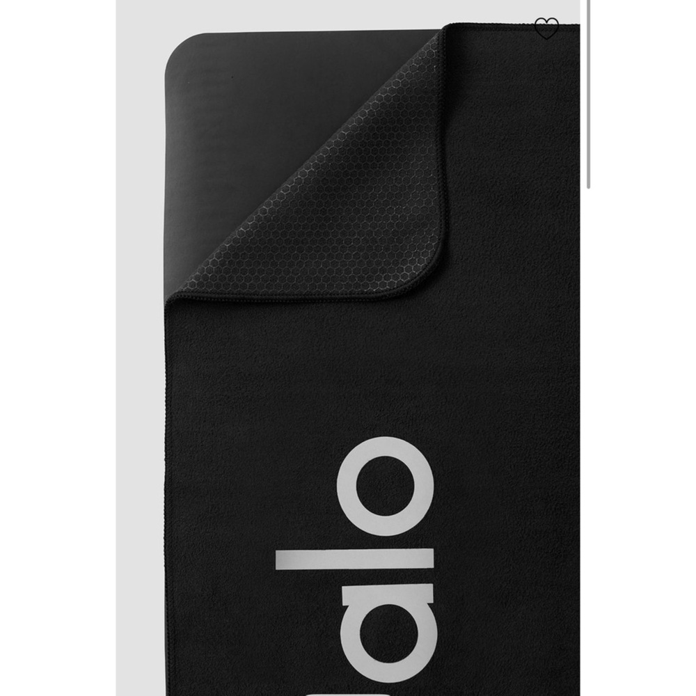 ALO Yoga Grounded No-Slip Towel Black